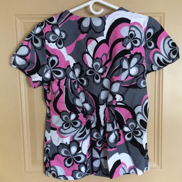 Scrub Top - Picture 2 of 3